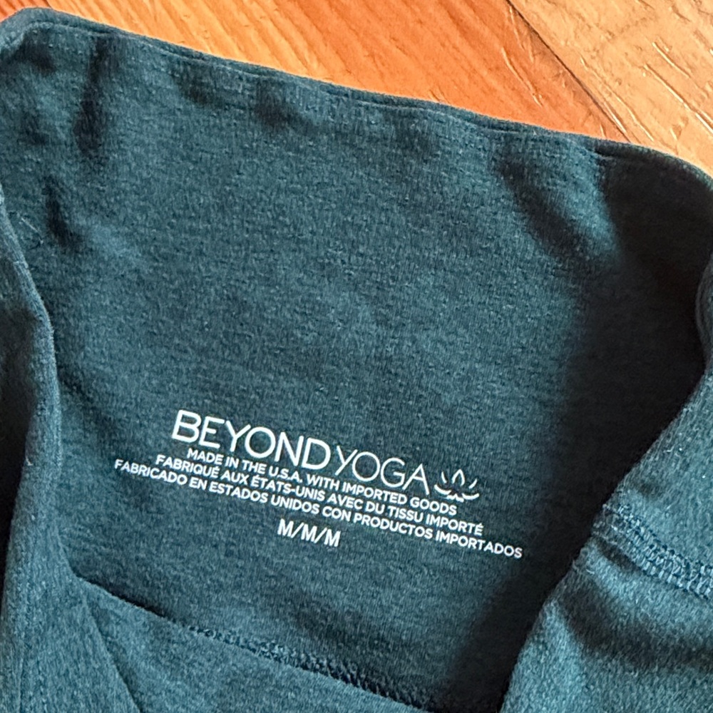 Beyond Yoga Green Leggings Medium - Picture 3 of 4
